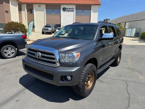 Used 2015 Toyota Sequoia Limited image 3