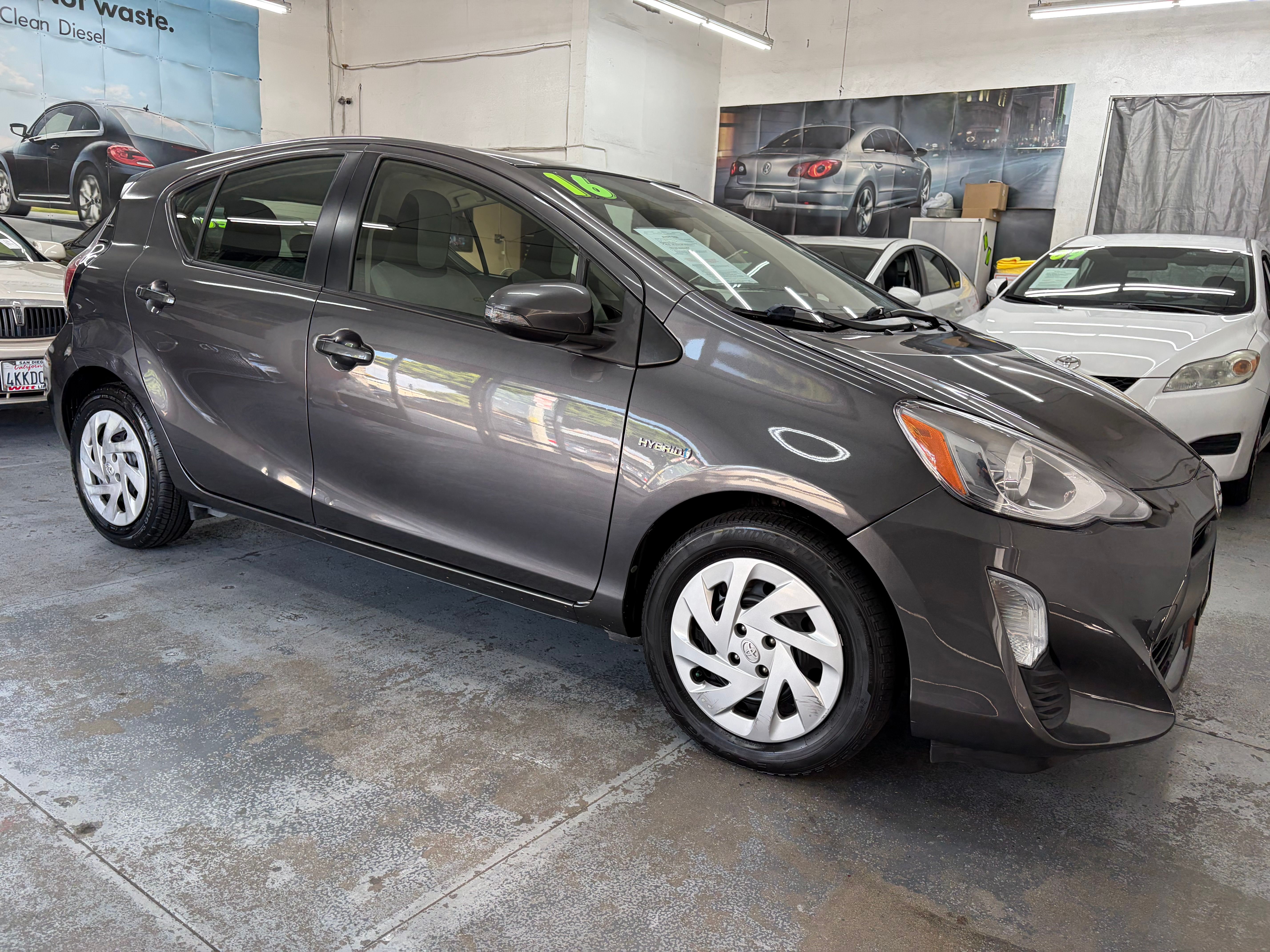 Used 2016 Toyota Prius C One FWD image 11