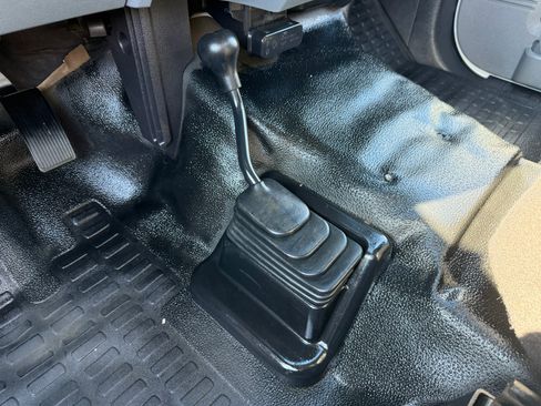 Used 2015 Ford F550 image 20