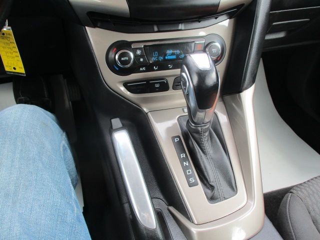Used 2012 Ford Focus SEL Hatchback FWD image 34