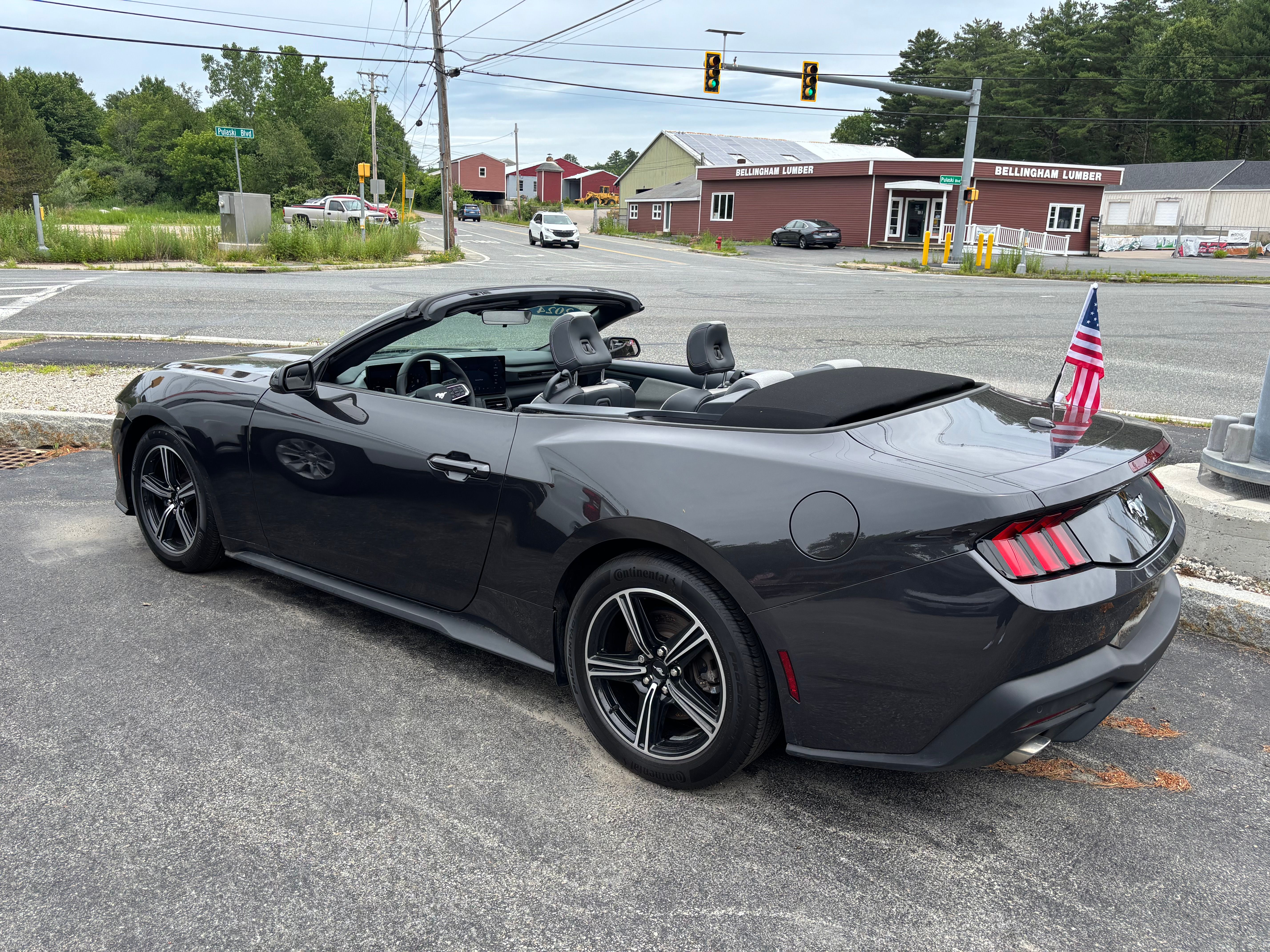 Used 2024 Ford Mustang Convertible RWD image 6