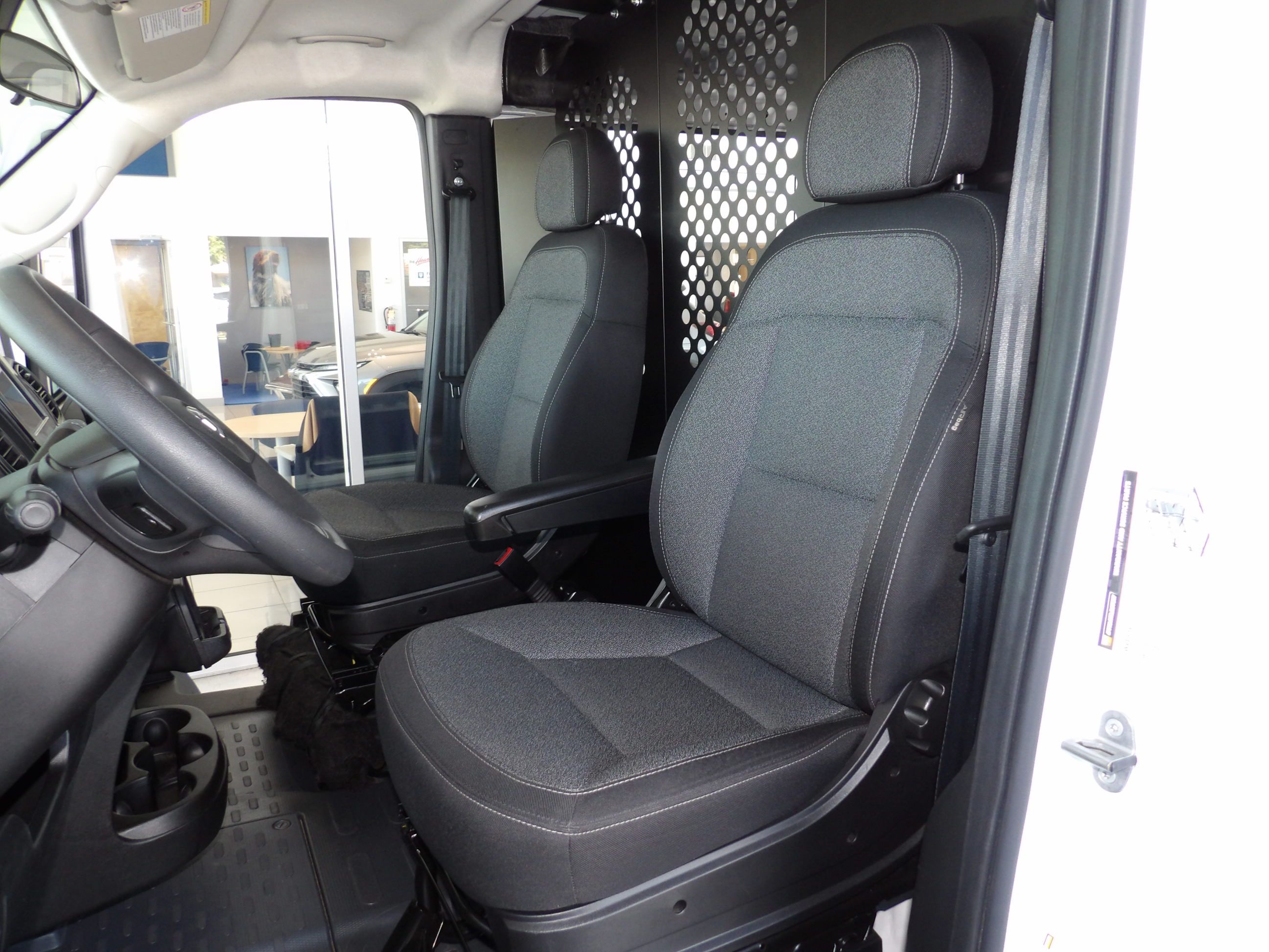 Used 2025 RAM ProMaster 2500 136 FWD image 18