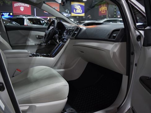 Used 2012 Toyota Venza LE AWD image 21