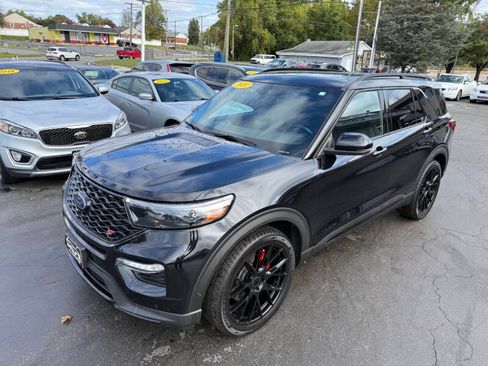 Used 2021 Ford Explorer ST image 2