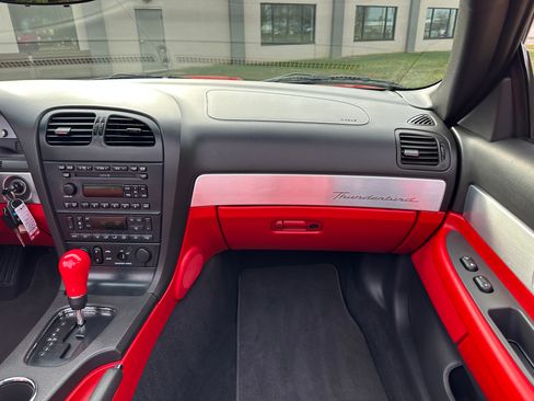 Used 2002 Ford Thunderbird image 44