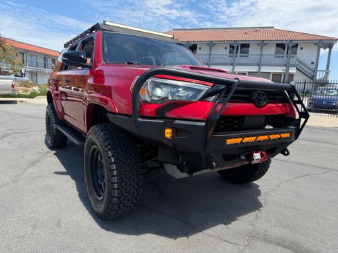 Used 2021 Toyota 4Runner 4WD Venture image 23