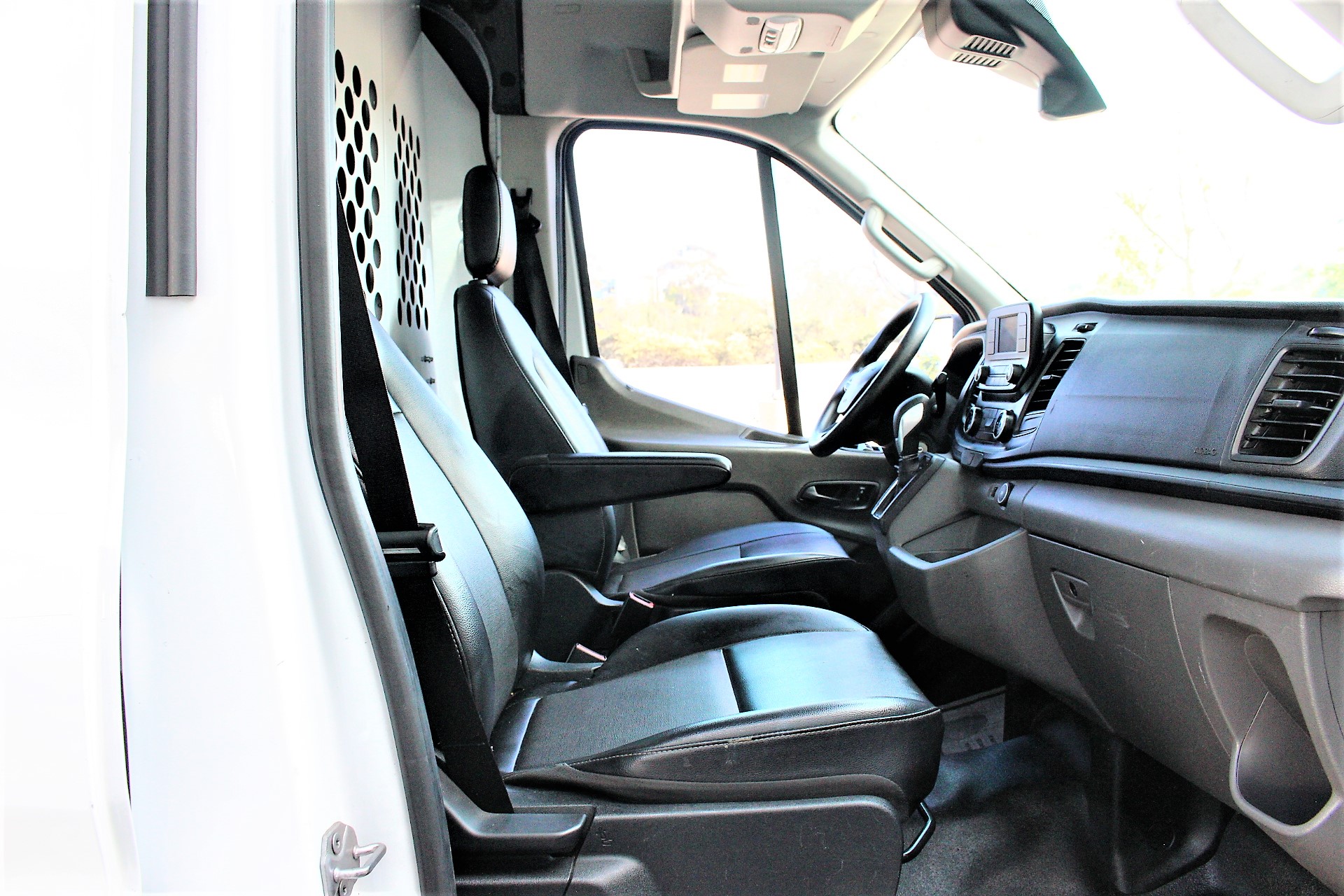 Used 2020 Ford Transit 250 Medium Roof RWD image 21