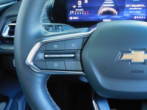 Used 2026 Chevrolet Traverse FWD LT image 26