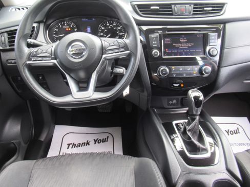 Used 2018 Nissan Rogue S image 9