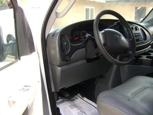 Used 2008 Ford E-150 and Econoline 150 image 9