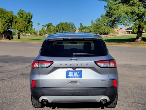Used 2021 Ford Escape SE image 7