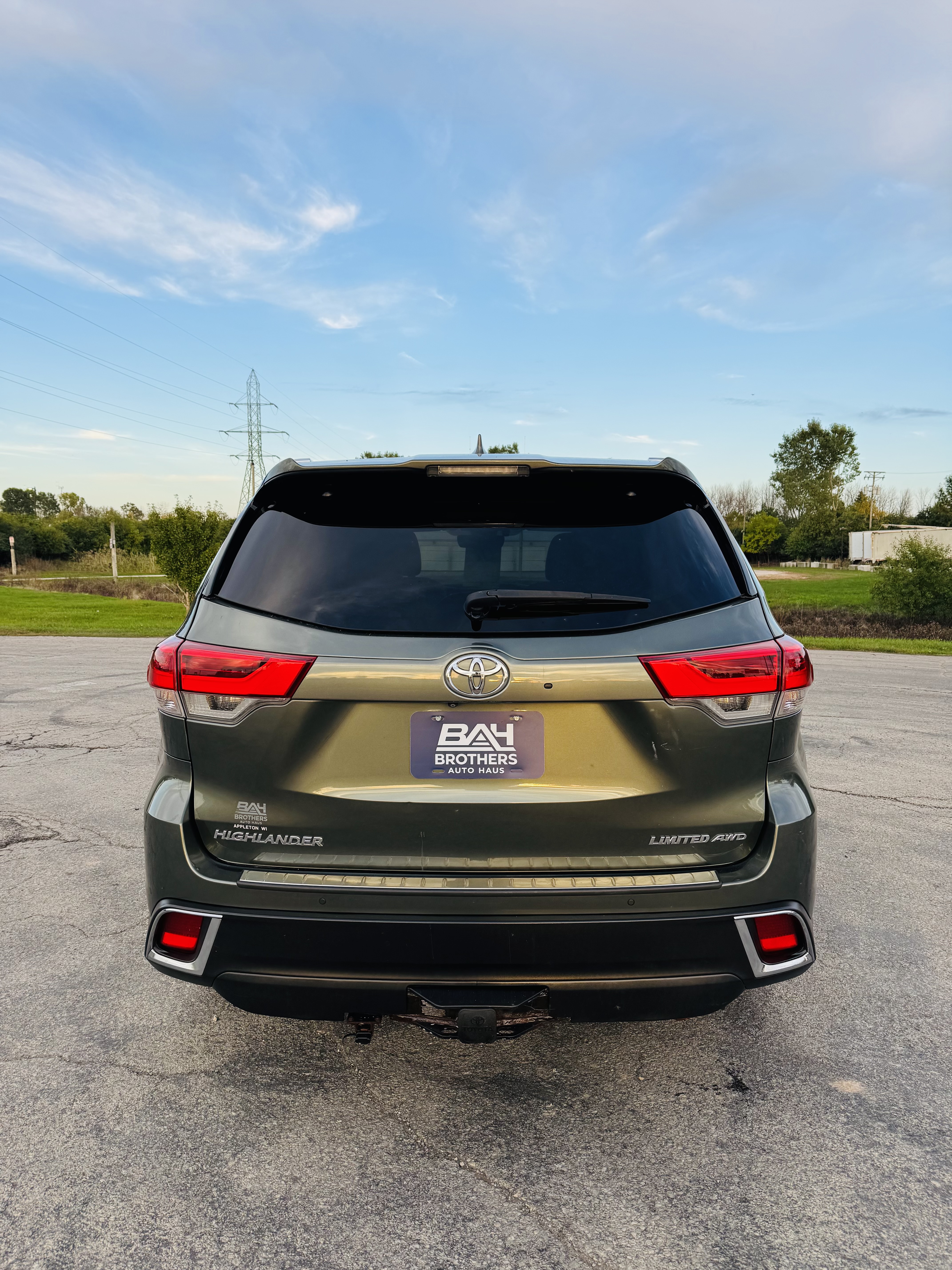 Used 2019 Toyota Highlander AWD Limited Platinum image 5