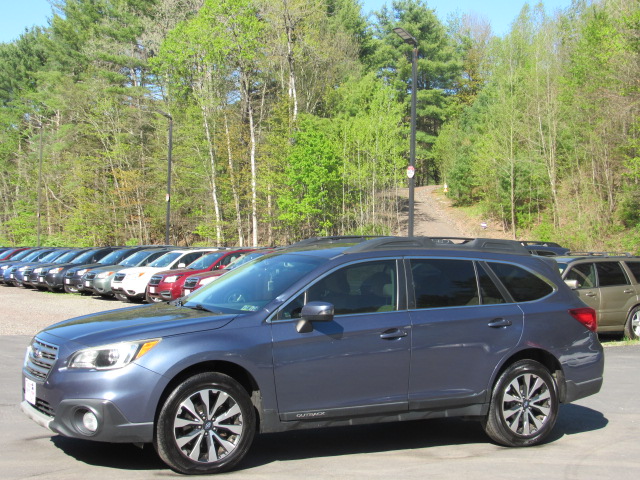 Used 2015 Subaru Outback 3.6R Limited AWD/4WD image 2