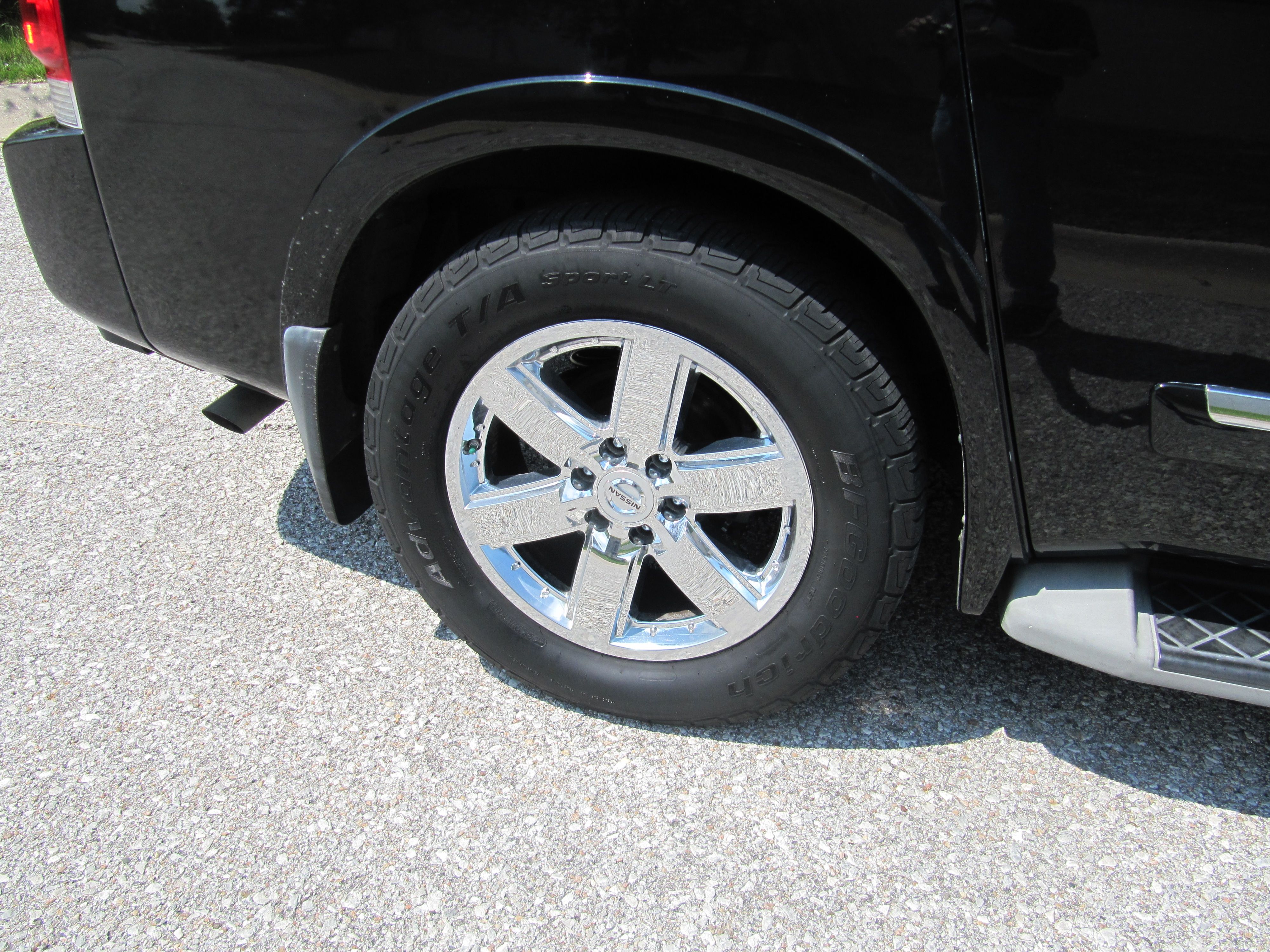 Used 2014 Nissan Armada Platinum AWD/4WD image 11