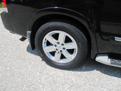 Used 2014 Nissan Armada Platinum image 11