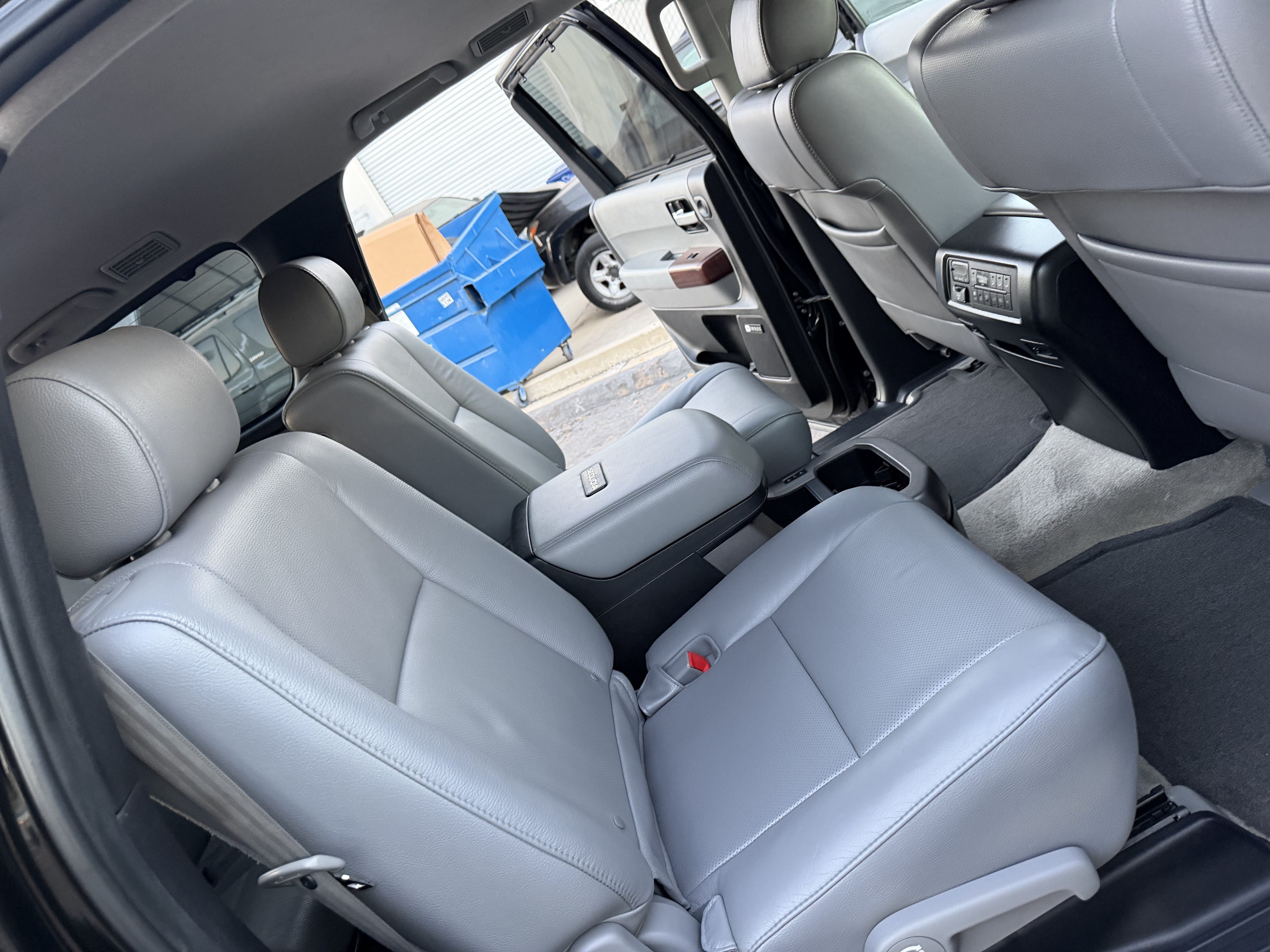 Used 2011 Toyota Sequoia Platinum AWD/4WD image 29