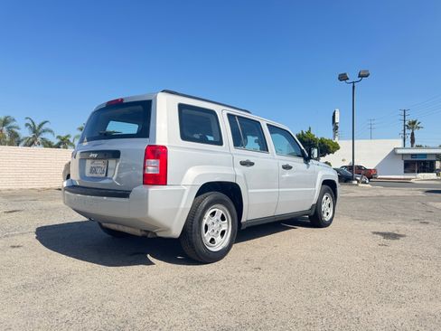 Used 2010 Jeep Patriot Sport image 6
