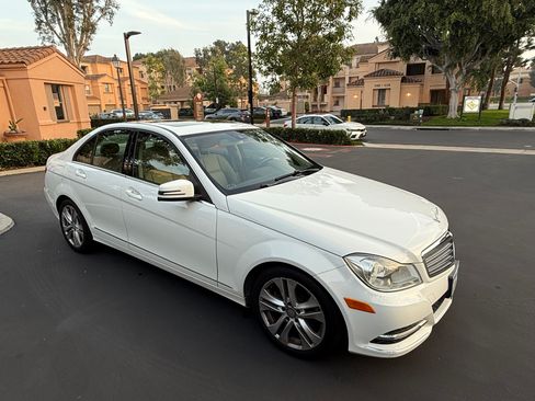 Used 2013 Mercedes-Benz C 250 image 9