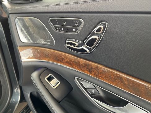 Used 2016 Mercedes-Benz S 550 4MATIC Sedan image 21