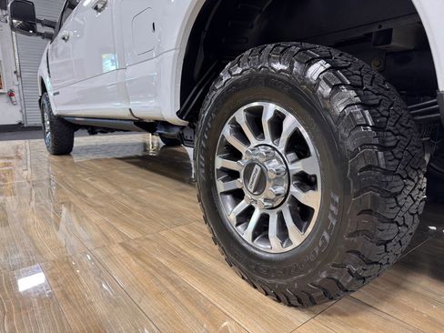 Used 2021 Ford F250 Lariat image 10
