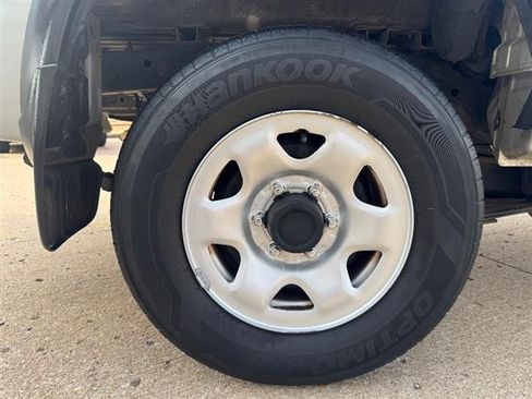 Used 2000 Nissan Frontier SE image 8