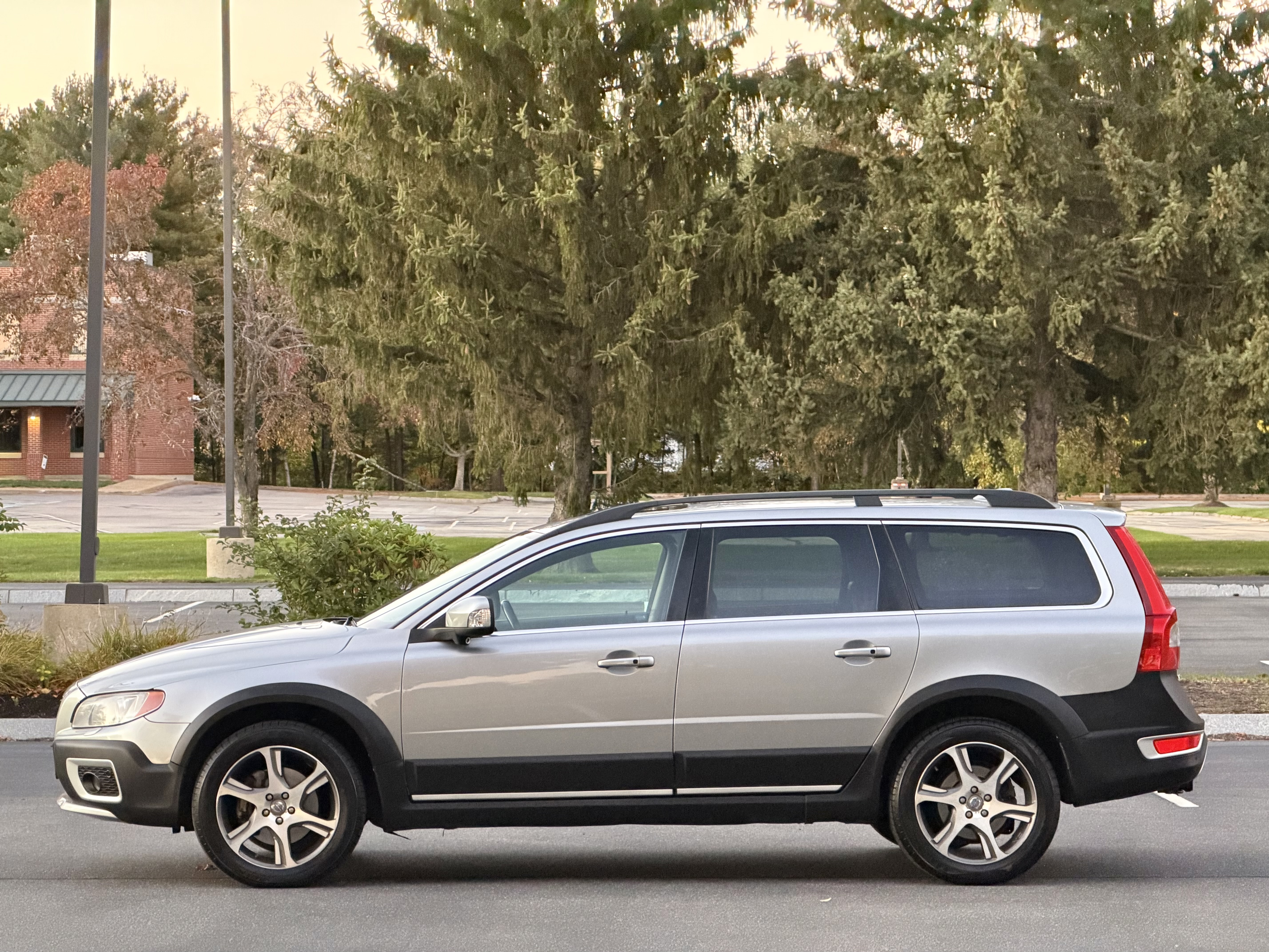Used 2013 Volvo XC70 T6 AWD image 2