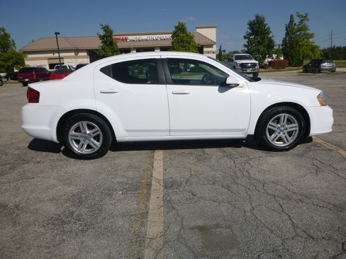 Used 2011 Dodge Avenger Mainstreet FWD image 1