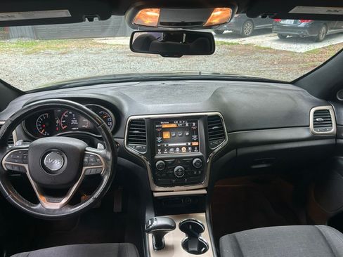 Used 2015 Jeep Grand Cherokee 4WD Laredo image 18