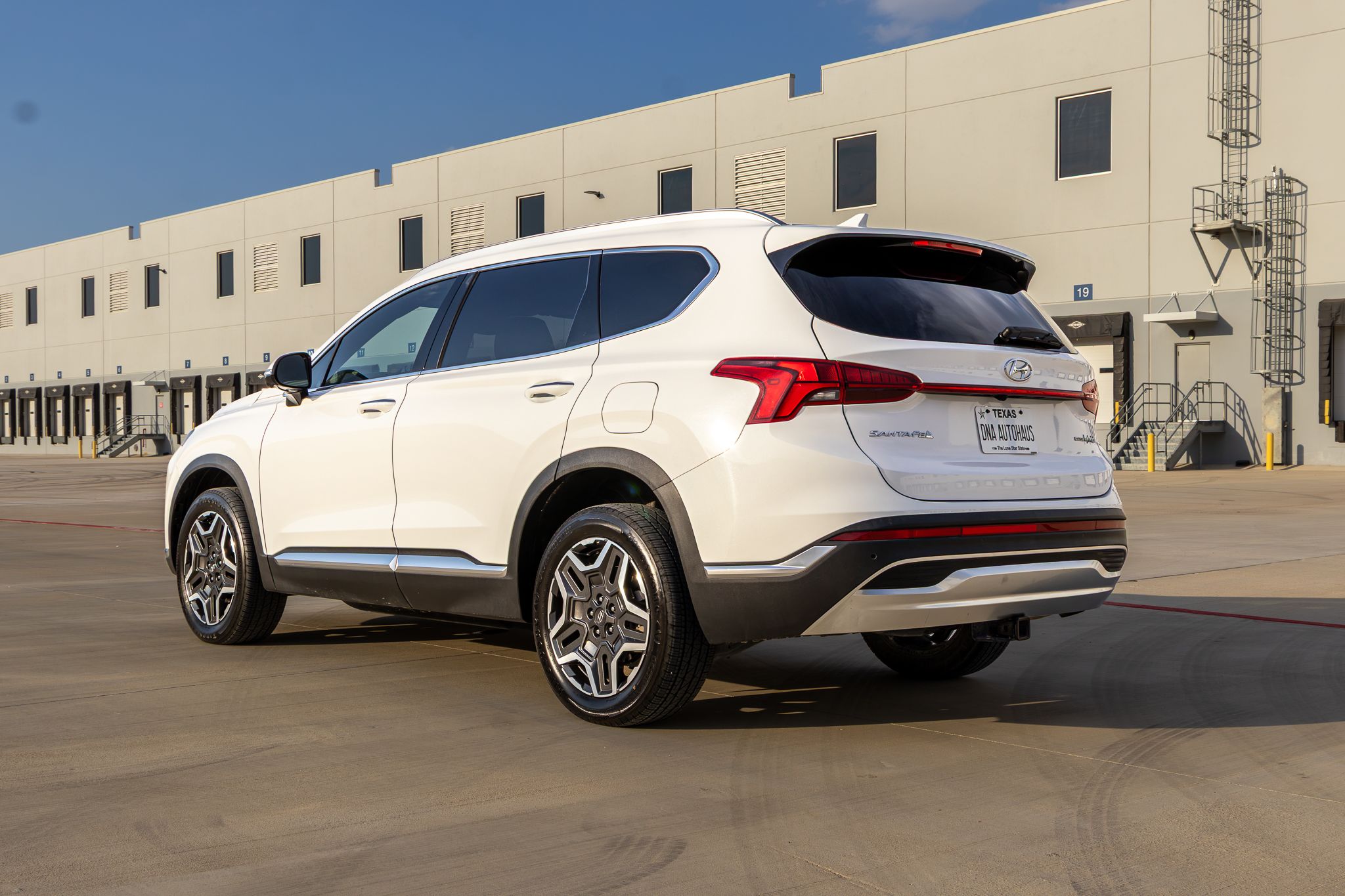 Used 2023 Hyundai Santa Fe AWD SEL Premium Hybrid image 9