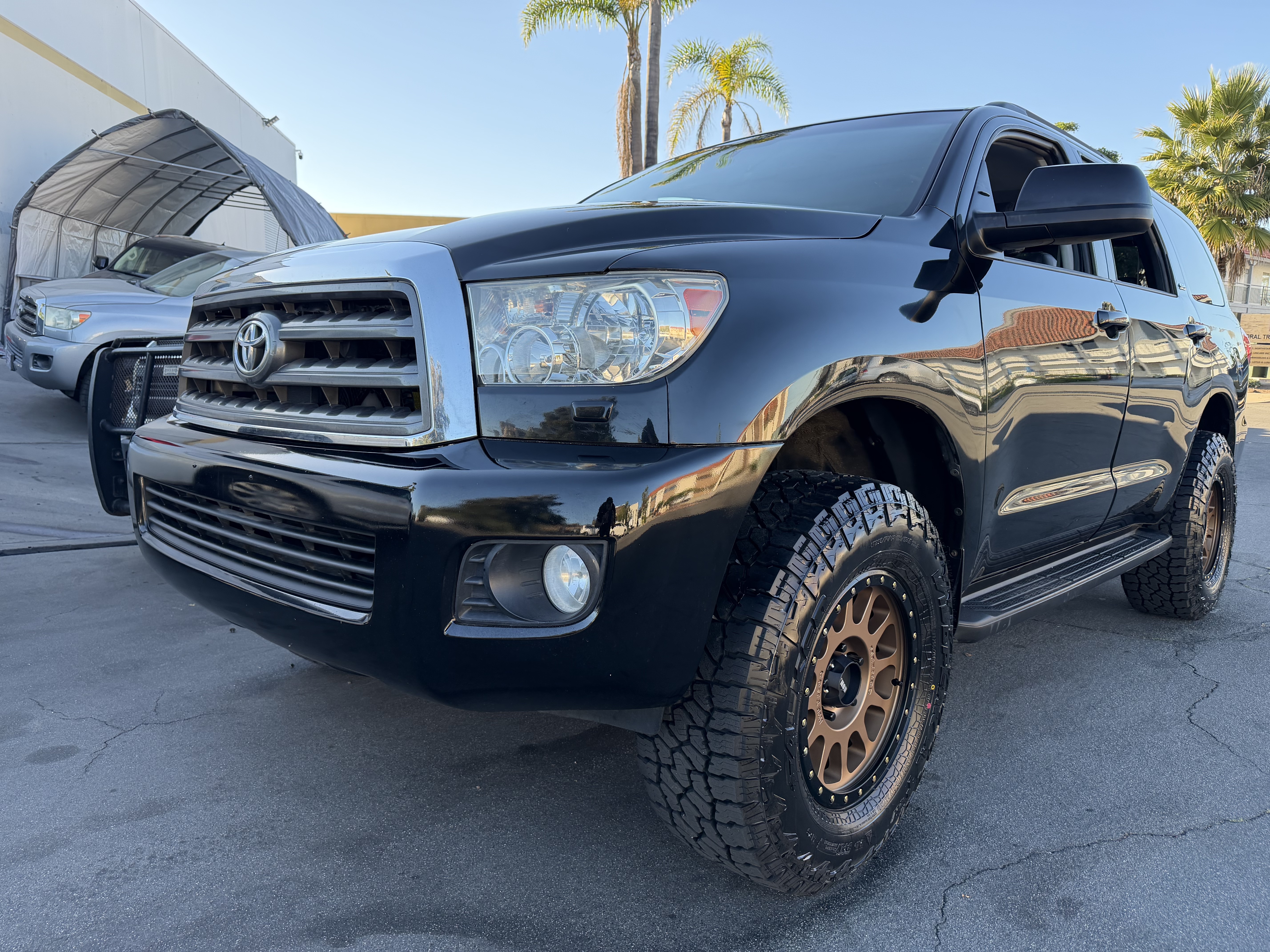 Used 2016 Toyota Sequoia SR5 AWD/4WD image 3