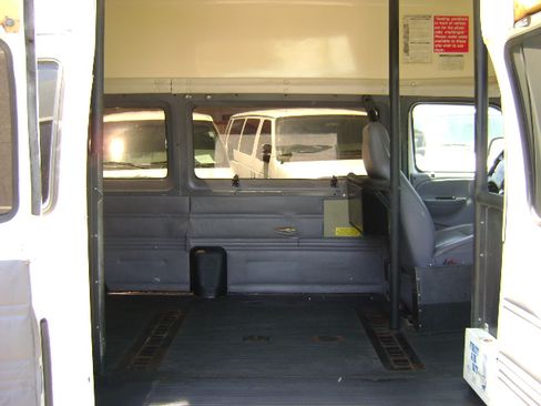 Used 2000 Dodge B3500 UNAVAIL RWD image 7