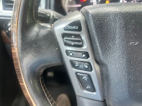 Used 2017 Nissan Titan XD 4x4 Crew Cab image 9
