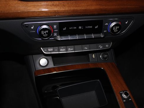 Used 2023 Audi Q5 2.0T Premium image 31