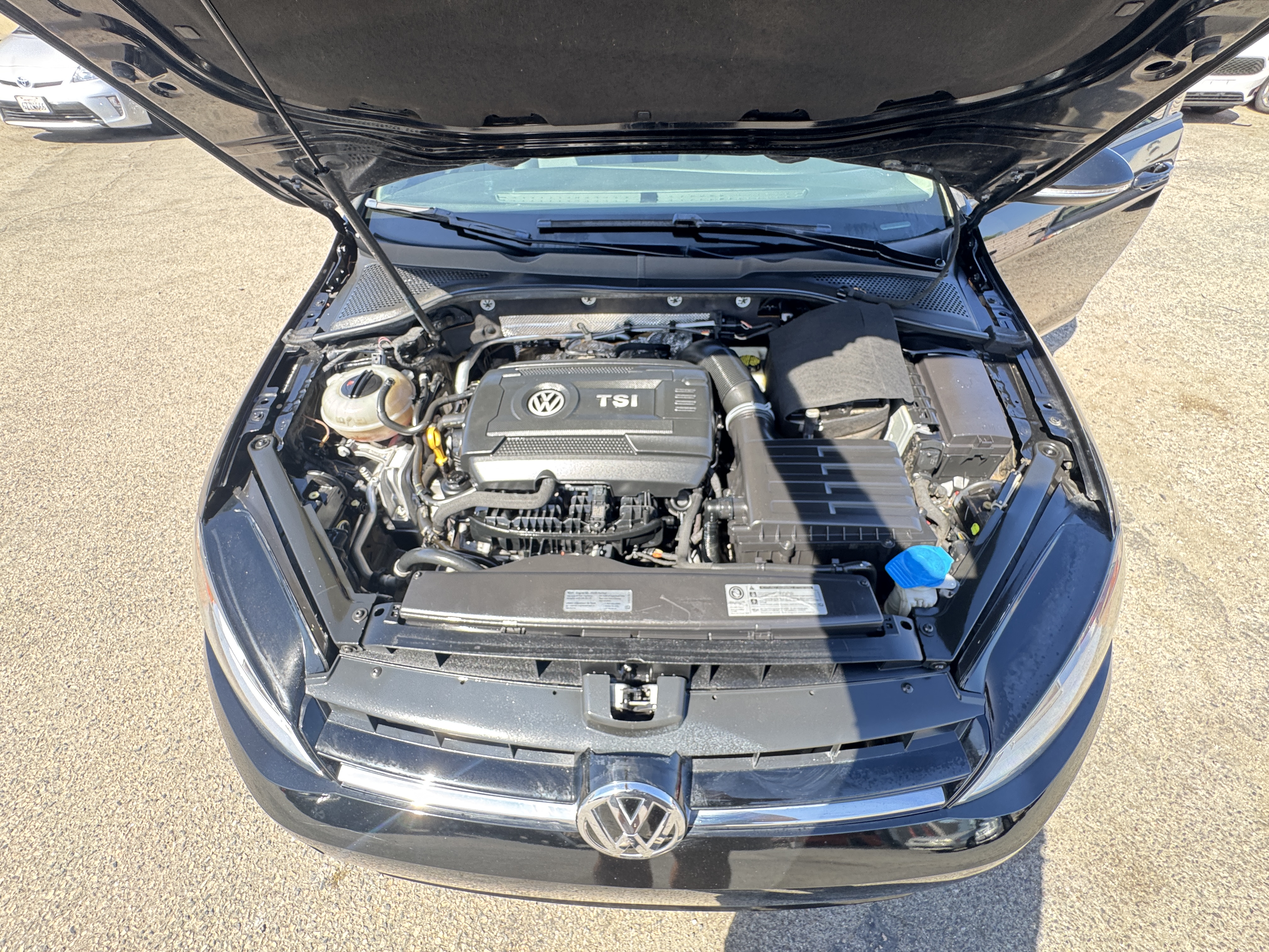 Used 2017 Volkswagen Golf SportWagen FWD image 21
