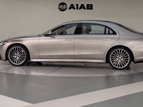 Used 2022 Mercedes-Benz S 500 image 4