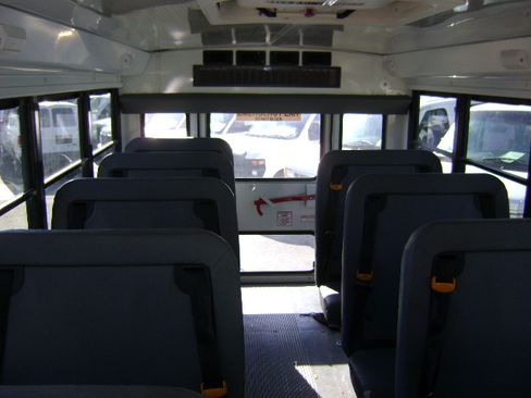 Used 2013 Chevrolet Express 3500 image 19