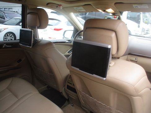 Used 2010 Mercedes-Benz GL 450 image 20