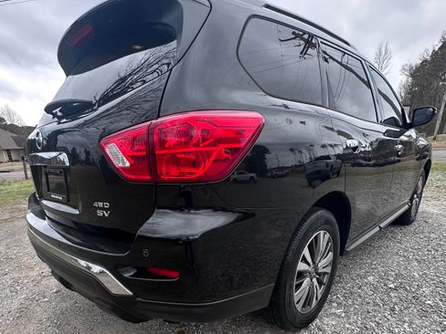 Used 2019 Nissan Pathfinder SE image 6