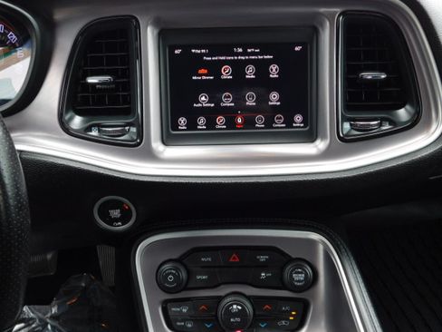 Used 2022 Dodge Challenger SXT RWD image 15