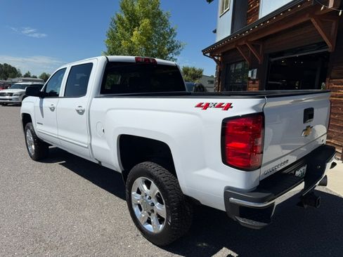 Used 2018 Chevrolet Silverado 2500 4x4 Crew Cab LT image 3