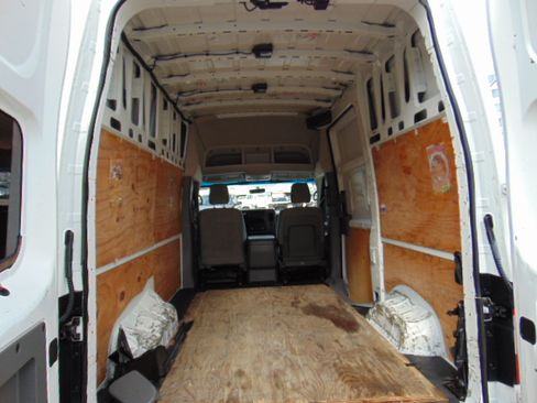 Used 2017 Nissan NV 2500 SL image 8