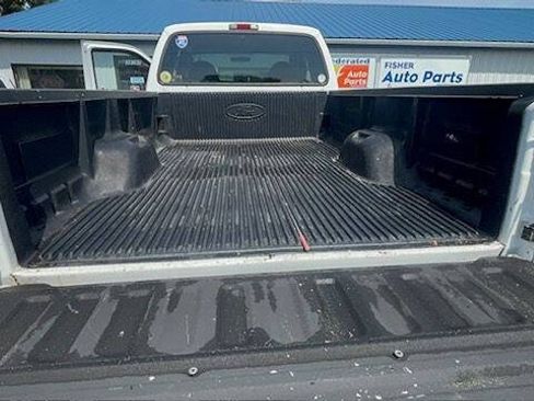 Used 2005 Ford F250 XL AWD/4WD image 2