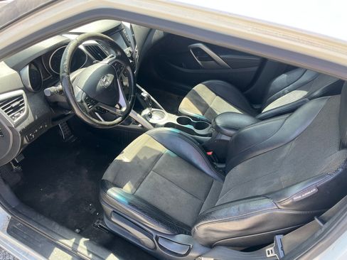 Used 2013 Hyundai Veloster image 6