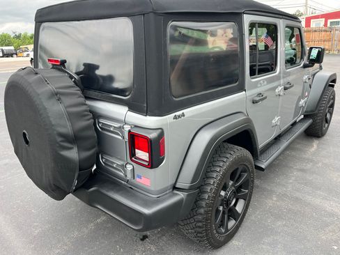 Used 2019 Jeep Wrangler 4WD Unlimited image 12
