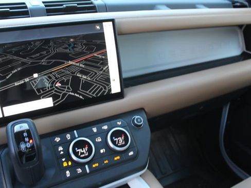 Used 2025 Land Rover Defender 110 S image 14