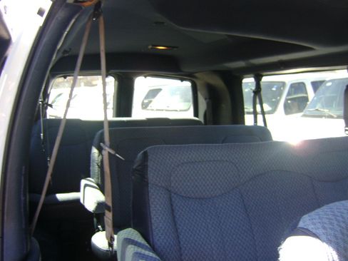 Used 1998 GMC Savana 3500 image 9