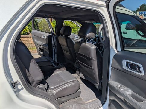 Used 2013 Ford Explorer 4WD XLT image 16