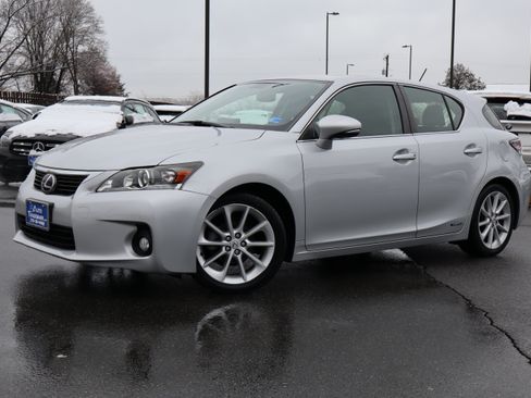 Used 2013 Lexus CT 200h Premium image 2