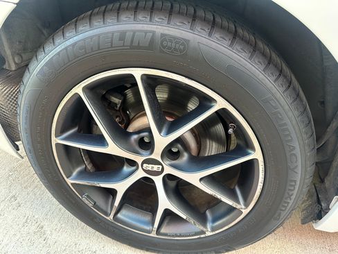 Used 2011 BMW 740Li image 6