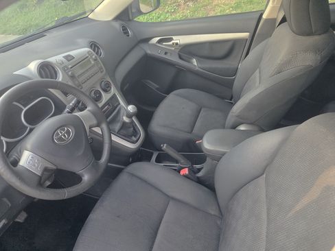 Used 2010 Toyota Matrix S image 12